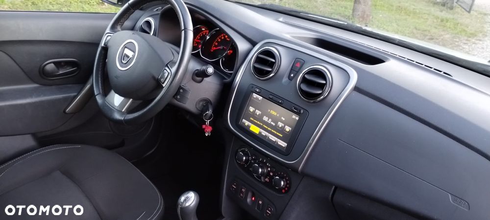 Dacia Logan TCe 90 Prestige - 17