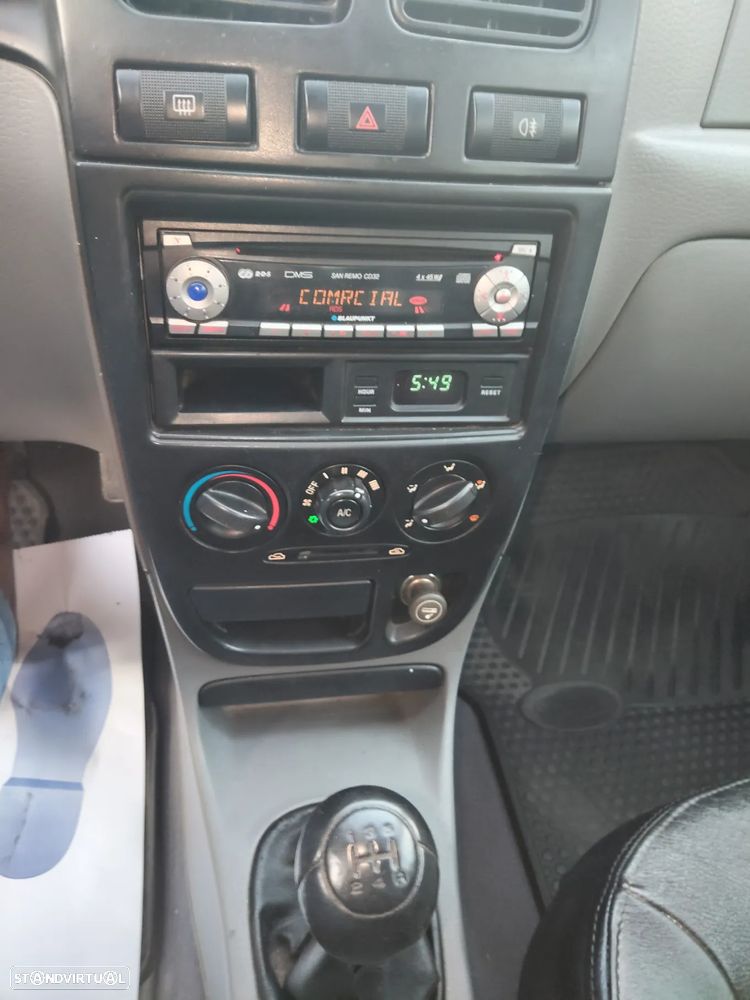 Kia Rio SW 1.3 LS - 13