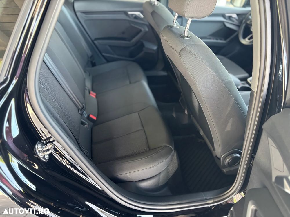 Audi A3 Sportback 2.0 30 TDI S tronic Basic - 31