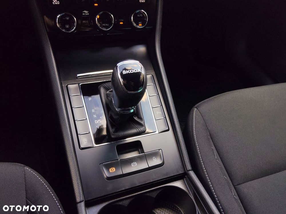Skoda Superb 2.0 TDI SCR Sportline DSG - 30