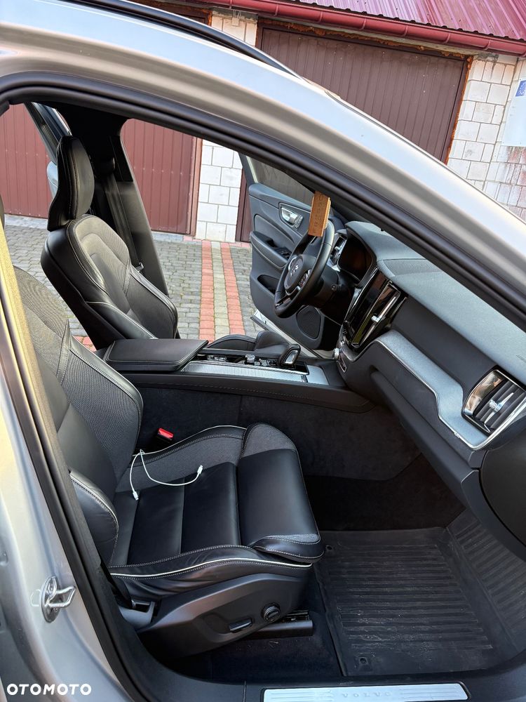 Volvo XC 60 D4 SCR R-Design - 9