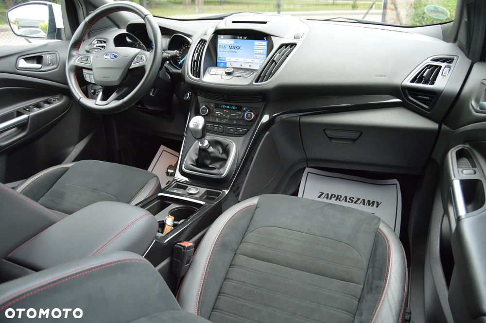 Ford Kuga 1.5 EcoBoost 2x4 ST-Line - 5
