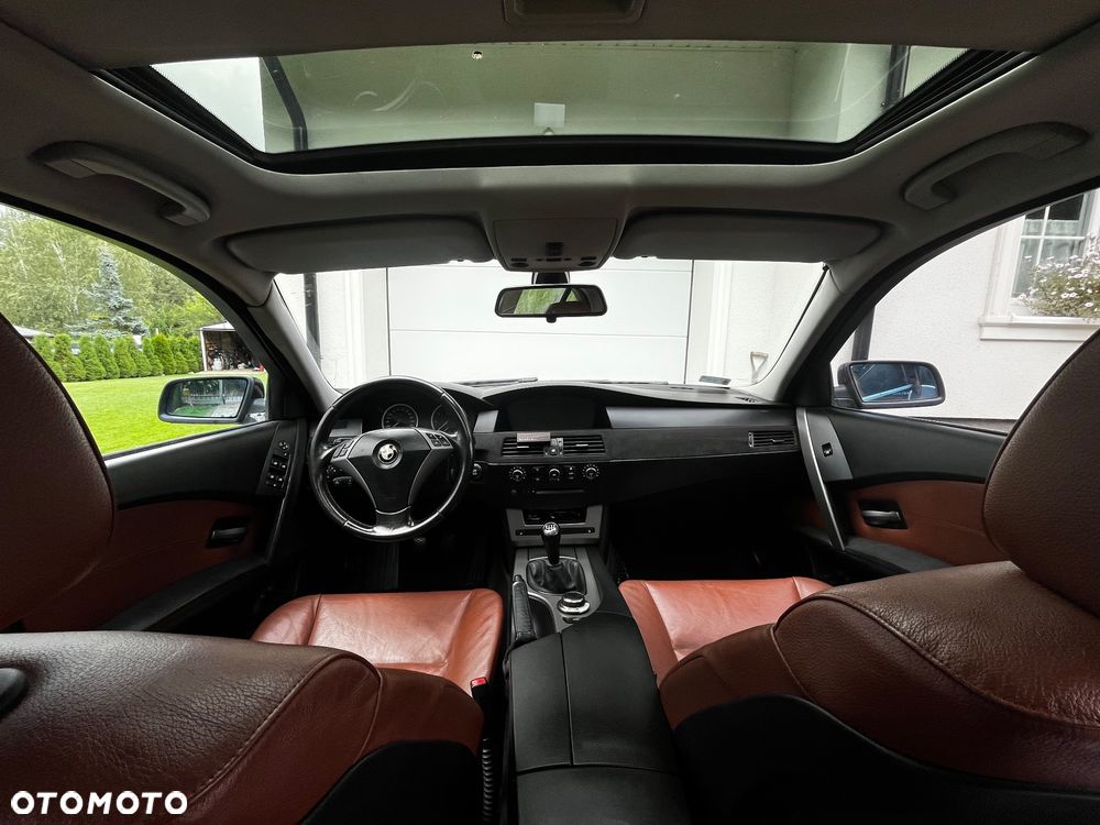 BMW Seria 5 523i - 10