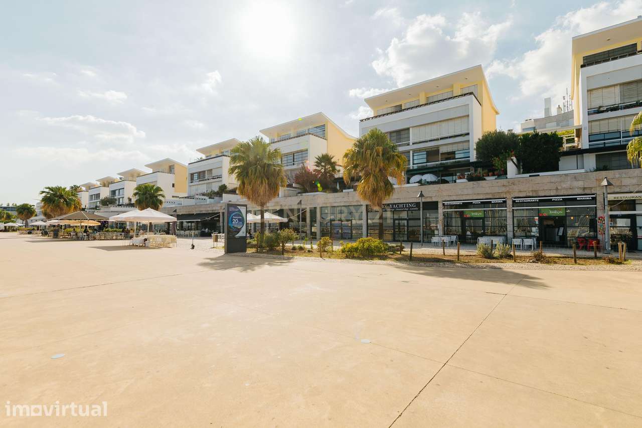 Loja- Restaurante/Bar na Marina do Parque das Nações - Grande imagem: 2/36