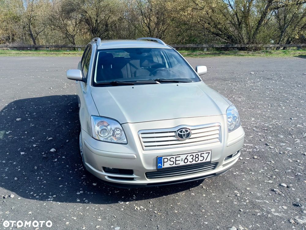 Toyota Avensis - 1