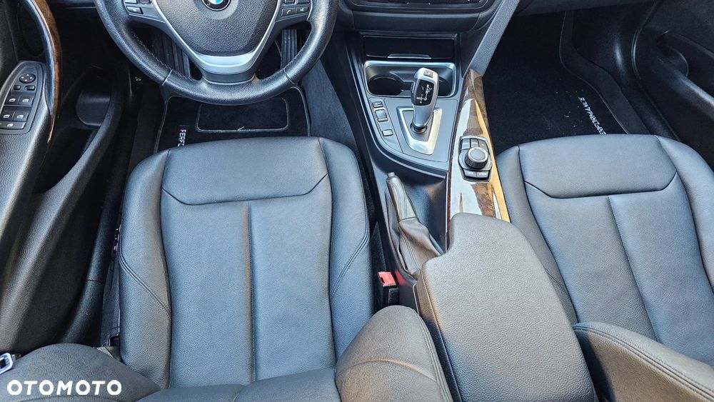 BMW Seria 3 328i xDrive Sport-Aut Sport Line - 32