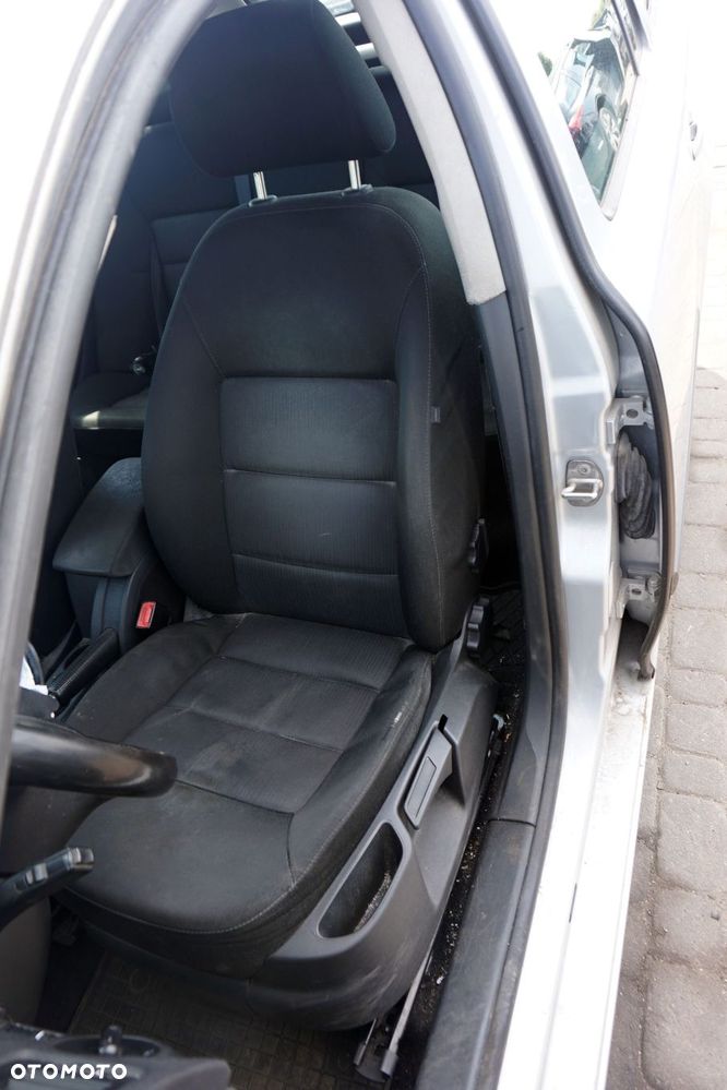 SKODA OCTAVIA II 1Z3 LIFT KOMBI 2008 9156 1.9 TDI BXE 105KM JCR SREBRNY na części - 10