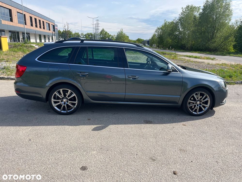 Skoda Superb 2.0 TDI Green tec DSG Ambition - 6