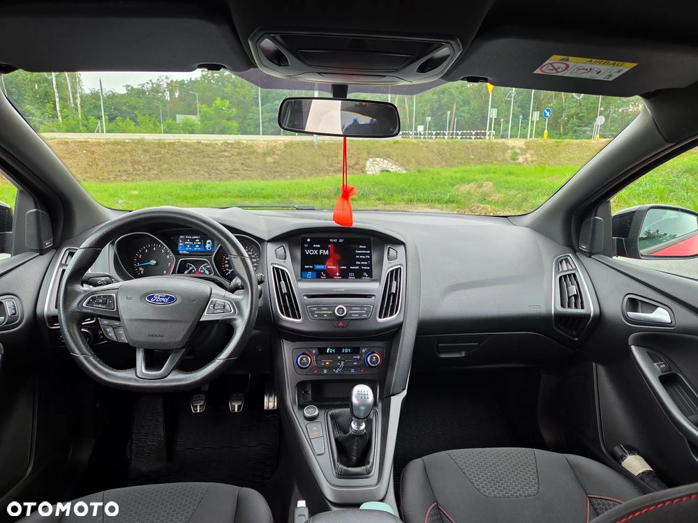 Ford Focus 1.0 EcoBoost ST-Line Red ASS - 17