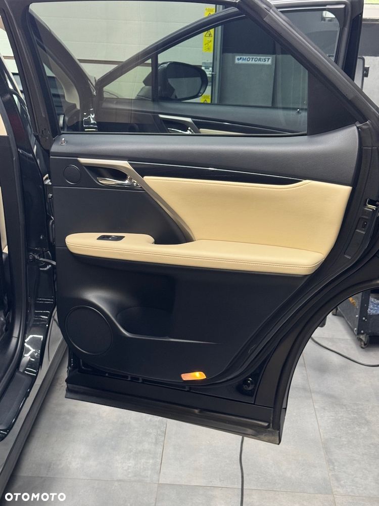 Lexus RX 450h Business Edition - 13