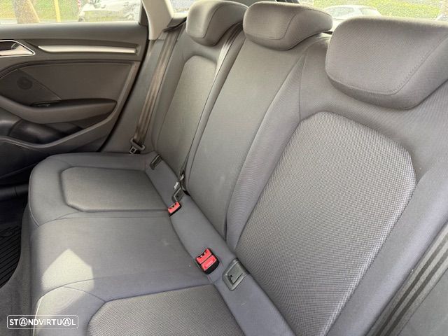 Audi A3 1.6 TDI S tronic design - 26