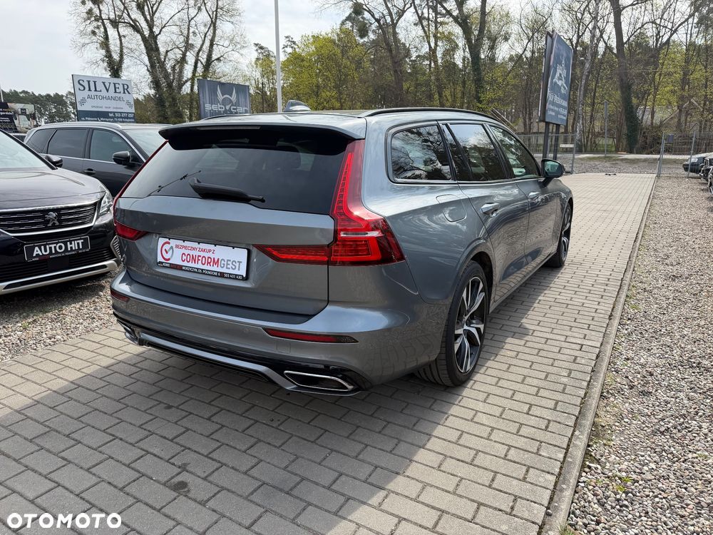 Volvo V60 D3 R-Design - 12