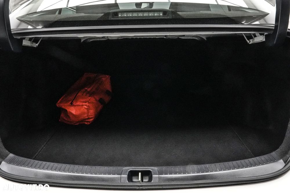 Toyota Corolla 1.8 HSD Dynamic - 22