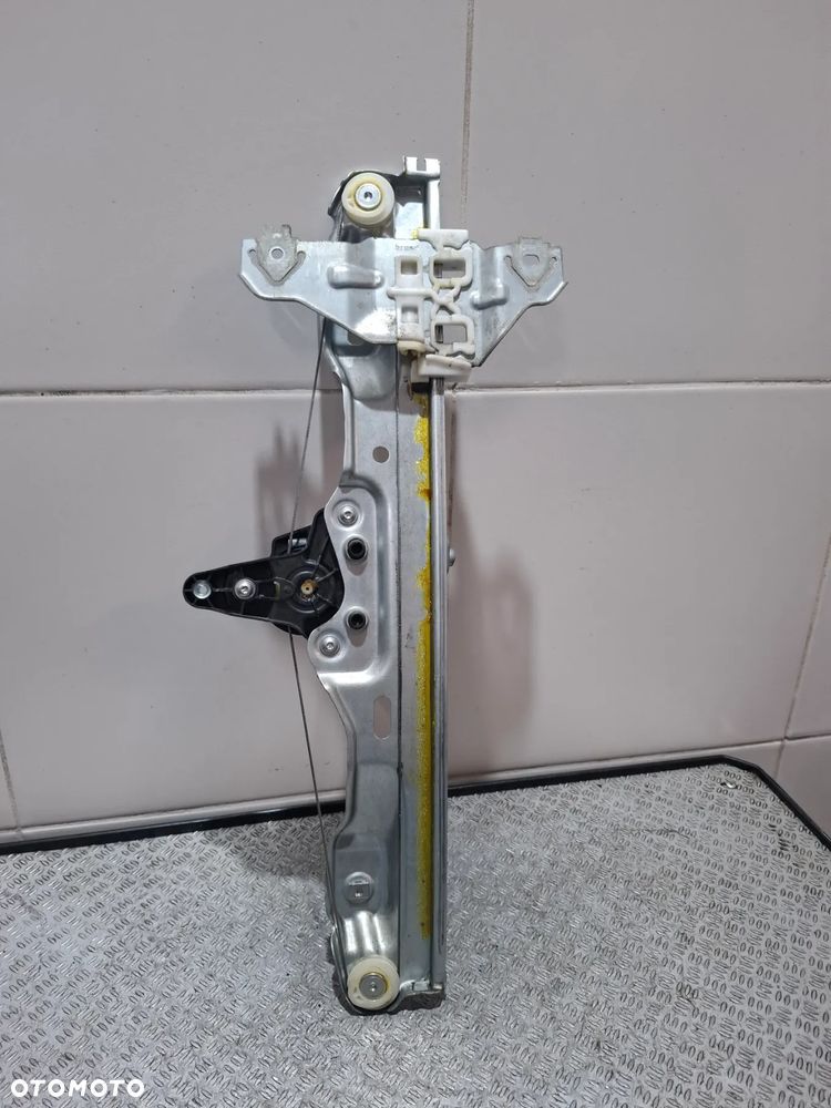 Podnośnik mechanizm szyby lewy tył Nissan Qashqai II J11 Lift 2017 rok - 2