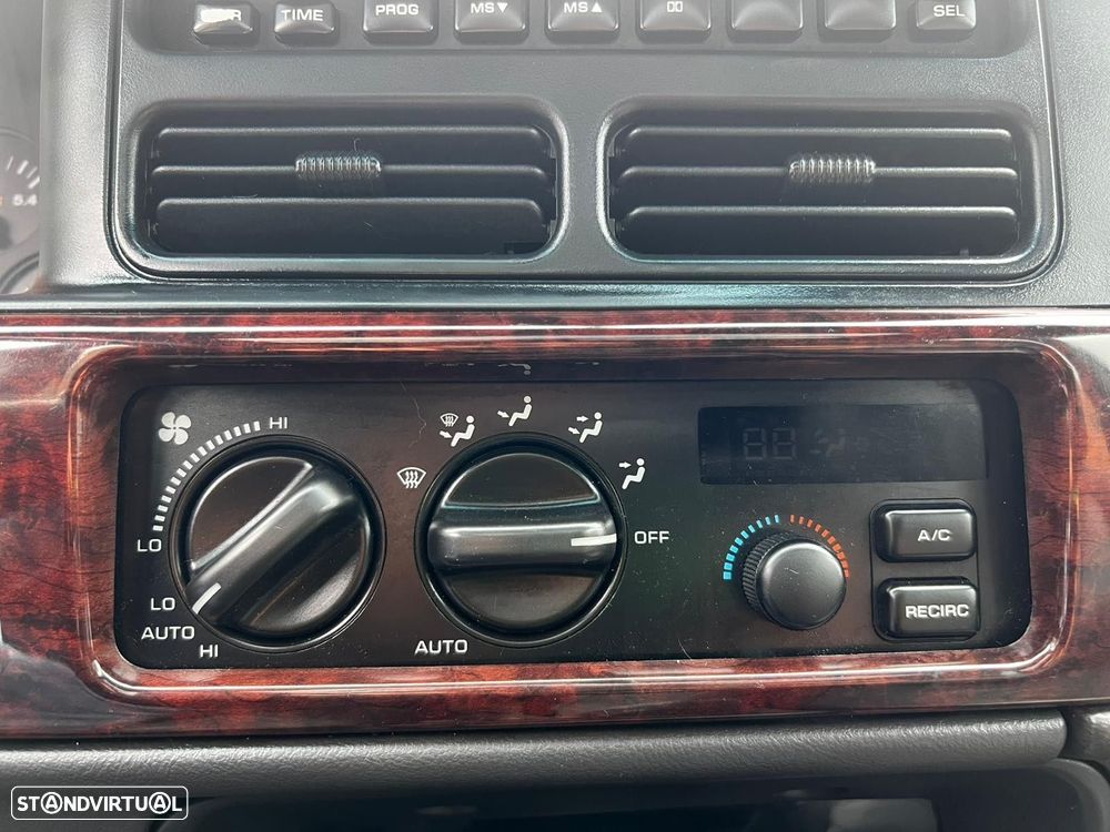 Jeep Grand Cherokee 5.9 LX - 29