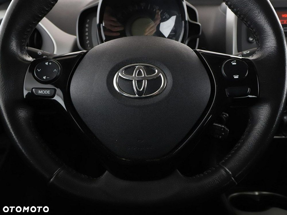 Toyota Aygo x-play - 22