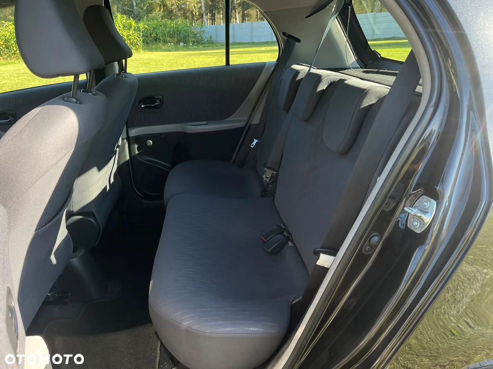 Toyota Yaris - 20