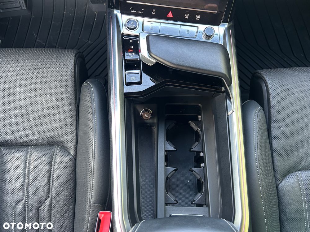 Audi Q8 - 18