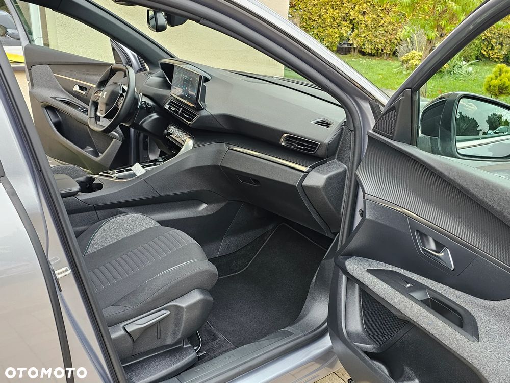 Peugeot 3008 1.6 PureTech HYbrid Allure S&S EAT8 - 27