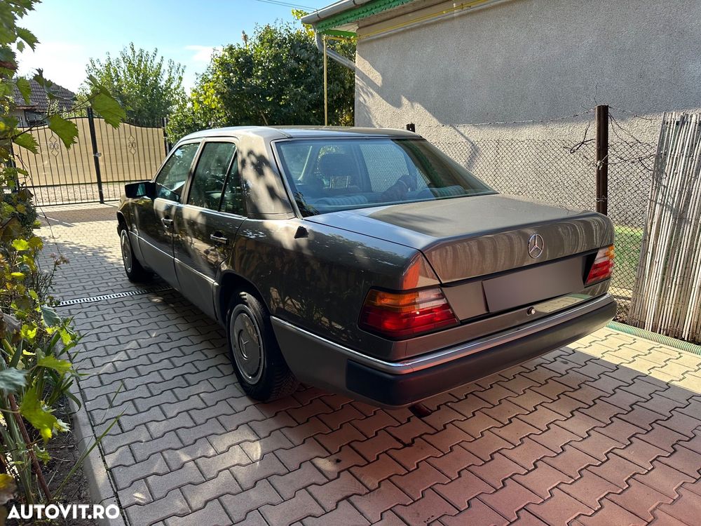 Mercedes-Benz W124 - 4