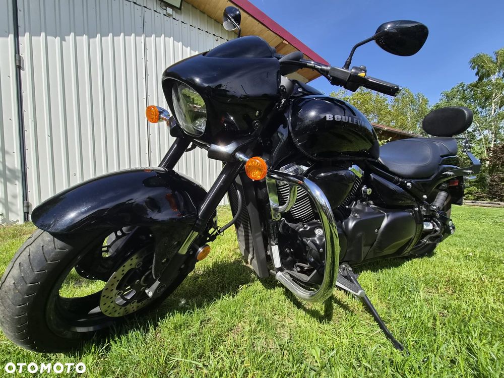 Suzuki Intruder - 15