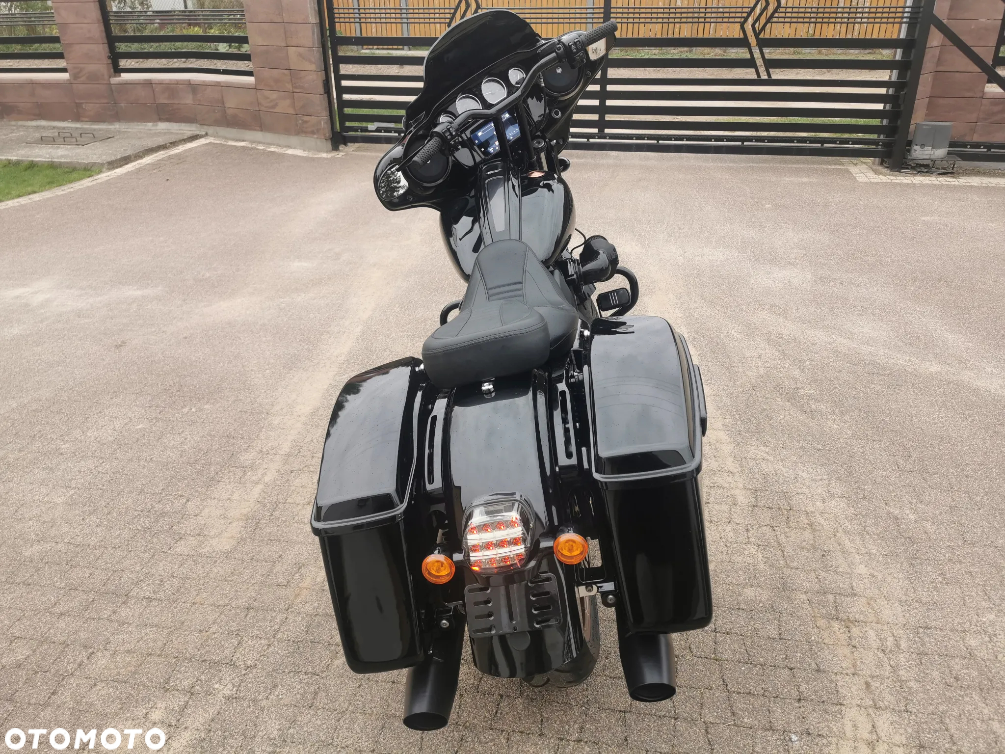 Harley-Davidson Touring Street Glide - 2