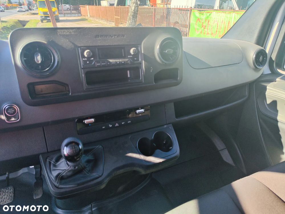 Mercedes-Benz SPRINTER wersja średnia Brygadówka 7-osobowa klima tempomat  salon Polska - 16