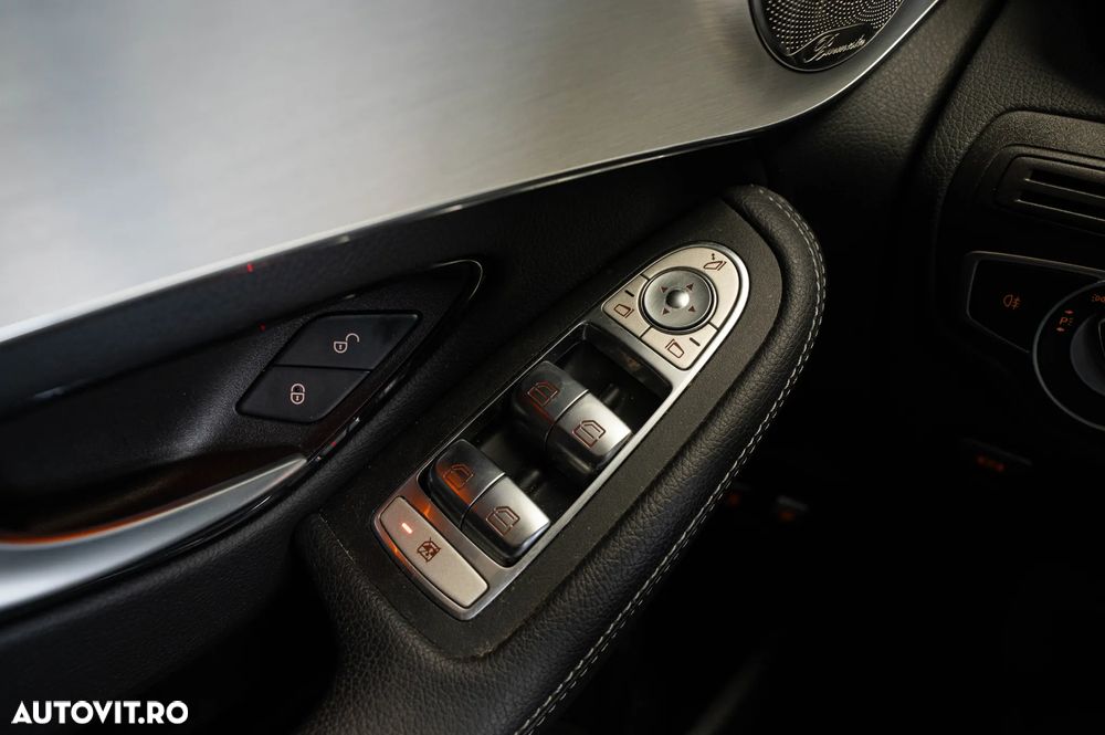 Mercedes-Benz GLC Coupe 300 e 4Matic 9G-TRONIC AMG Line - 26