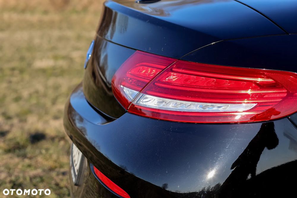 Mercedes-Benz Klasa C 300 Cabrio 9G-TRONIC AMG Line - 13