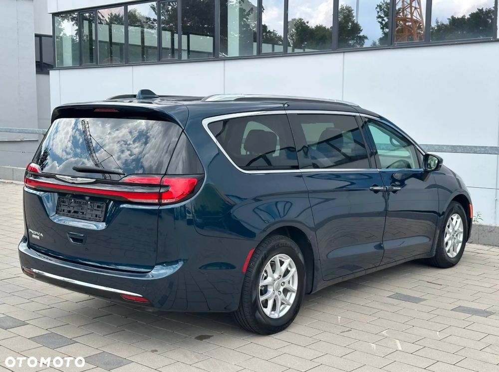 Chrysler Pacifica - 5