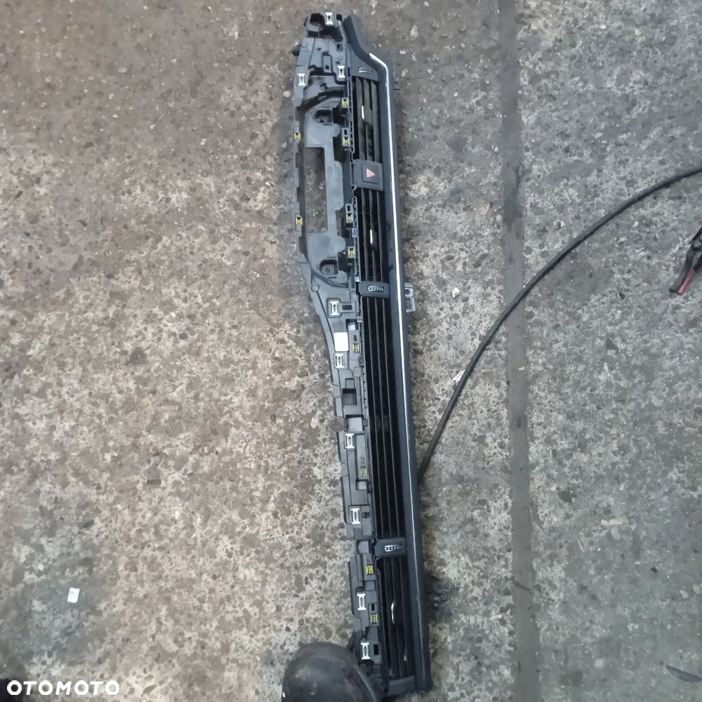 Kratka nawiewu środkowa A4 B9 8W1820902 - 1