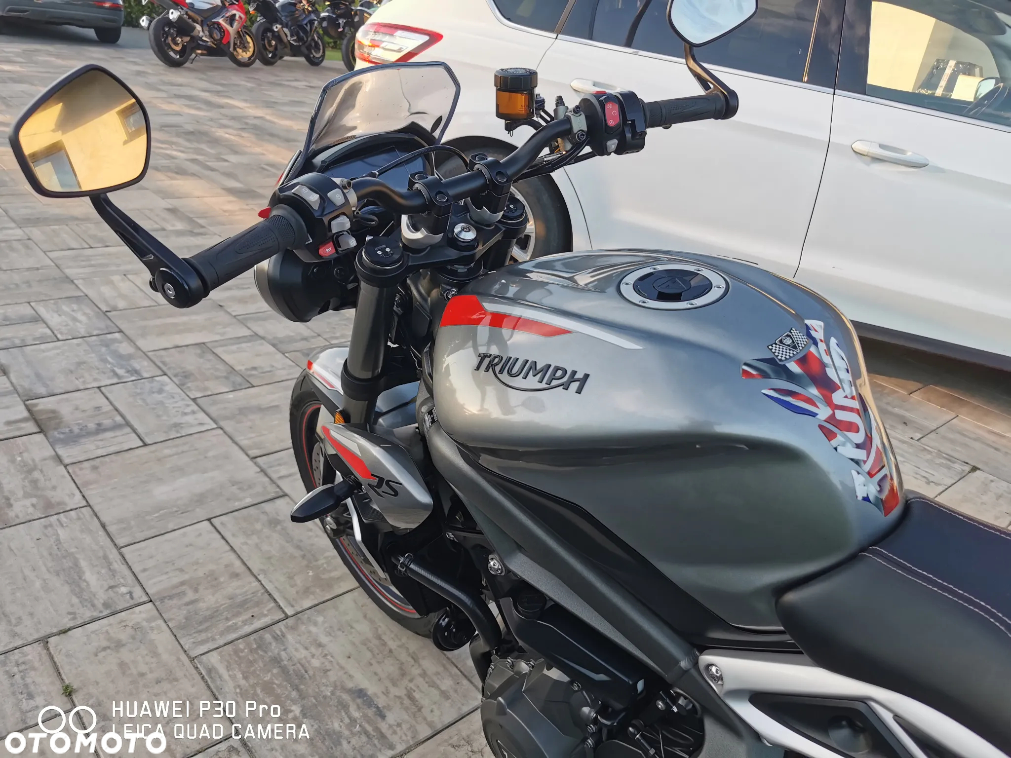 Triumph Street Triple - 21