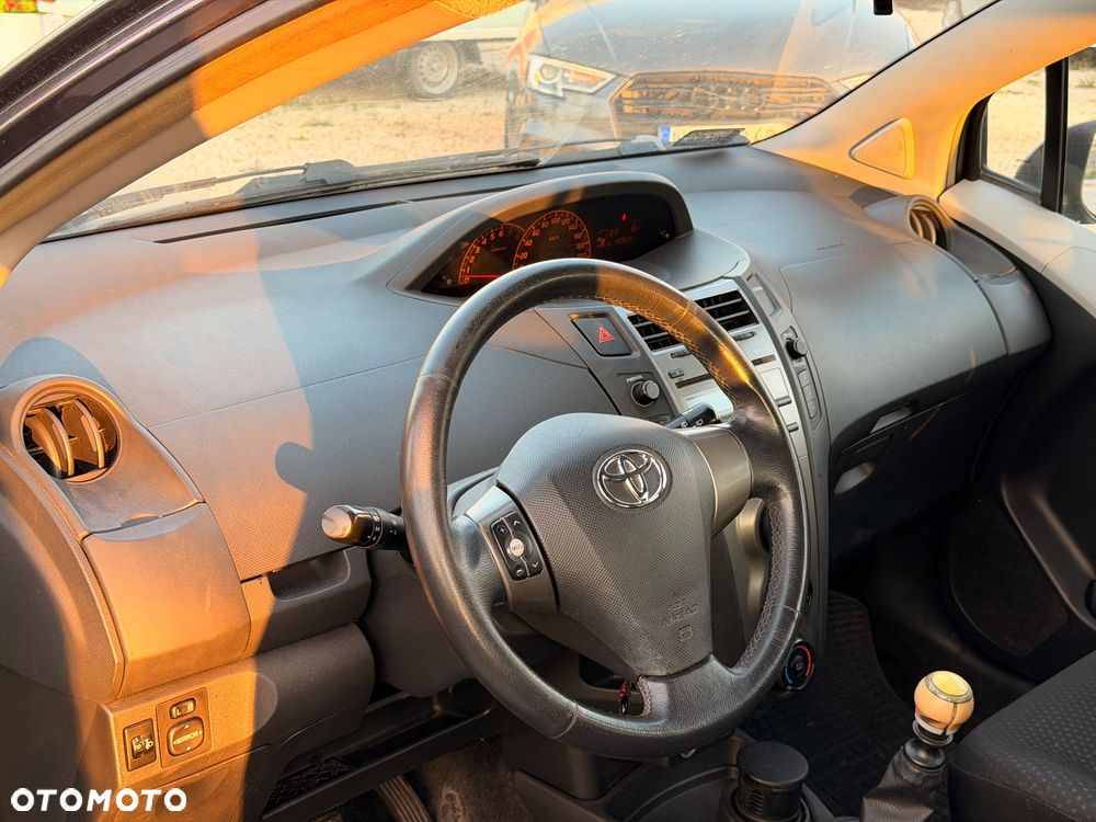 Toyota Yaris 1.33 Sol - 16