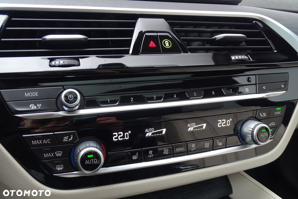 BMW Seria 5 520d M Sport sport - 35