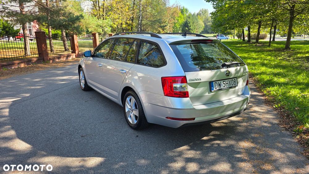 Skoda Octavia 2.0 TDI Style DSG - 6