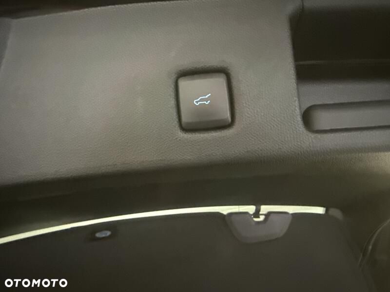Ford Kuga - 24