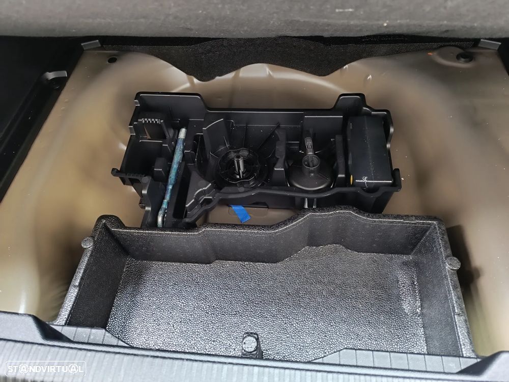 Peugeot 2008 1.2 PureTech Active Pack - 31