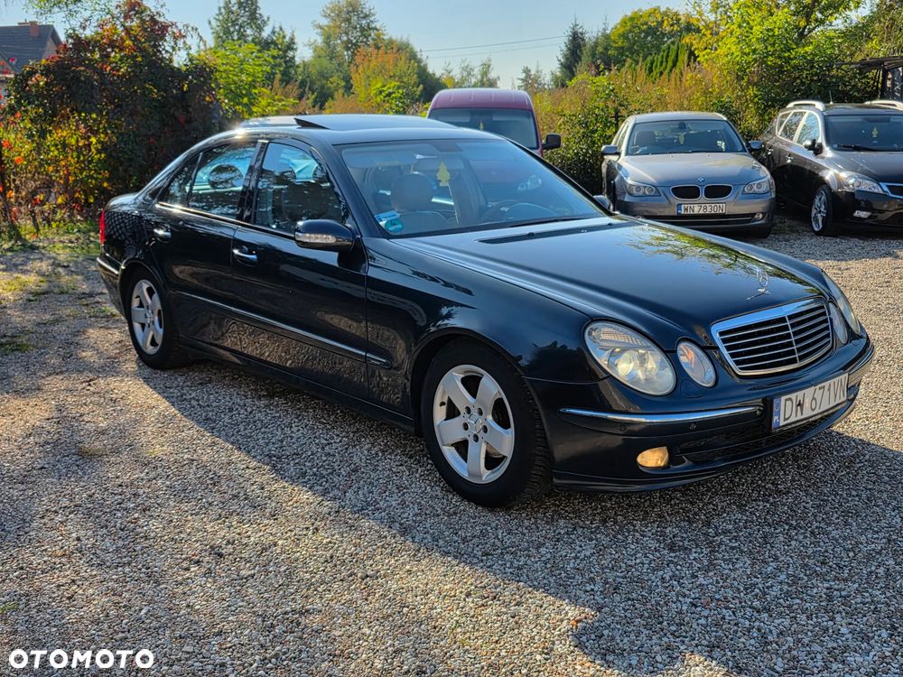 Mercedes-Benz E-Class 2005 photo 4