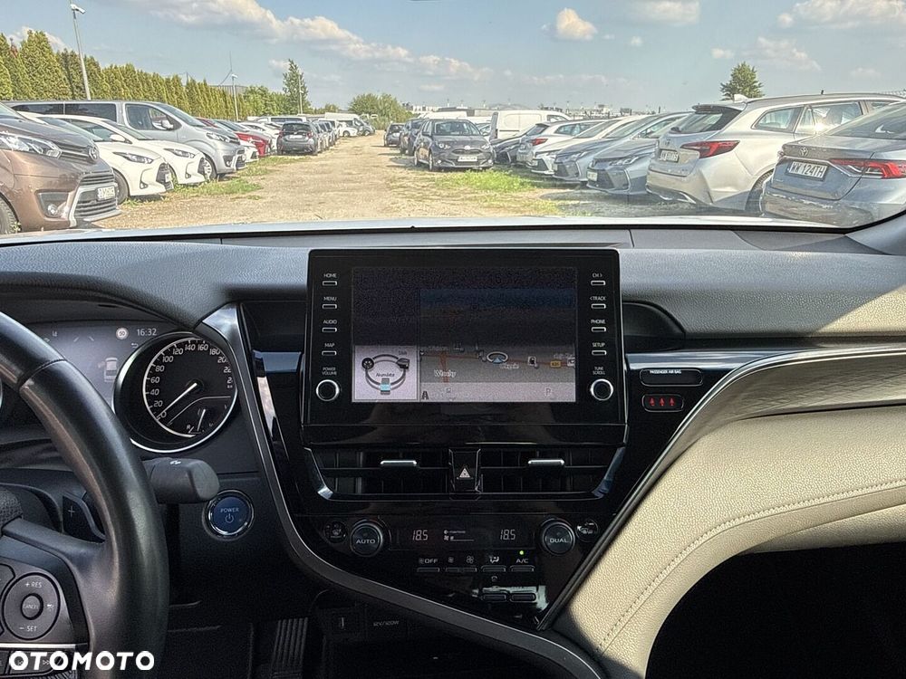 Toyota Camry 2.5 Hybrid Executive CVT - 21