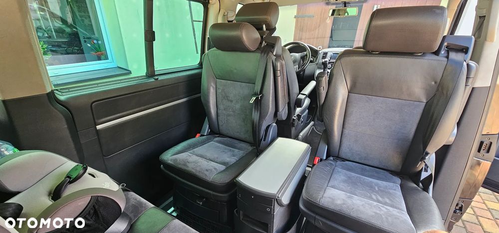 Volkswagen Multivan - 13
