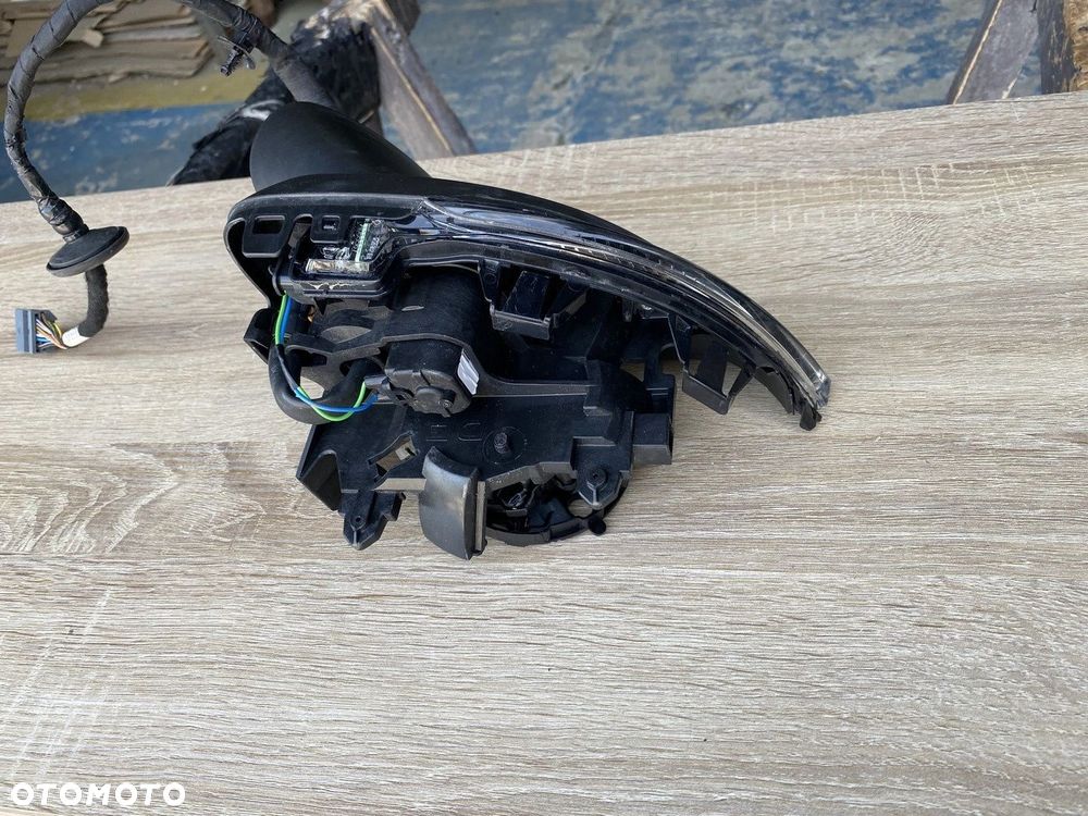 LUSTERKO PRAWE VOLVO XC40 15 PIN 31442787 EUROPA - 4