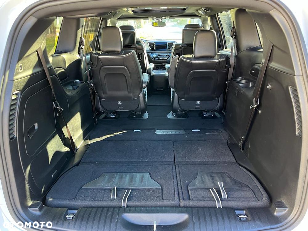 Chrysler Pacifica - 13
