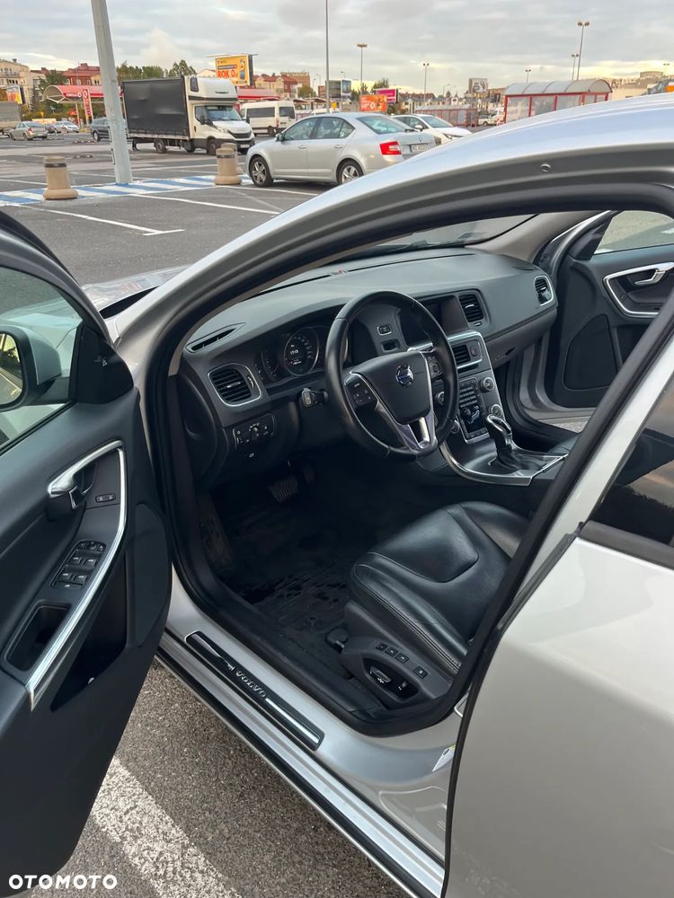 Volvo S60 T5 Drive-E Momentum - 9