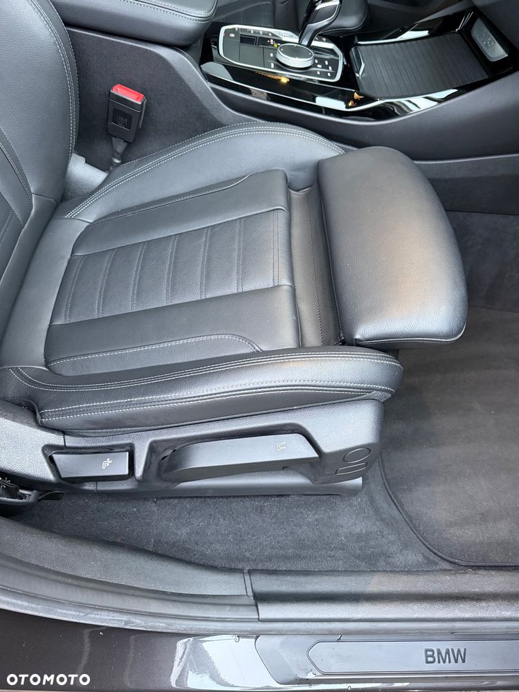 BMW X3 sDrive18d MHEV Luxury Line sport - 24