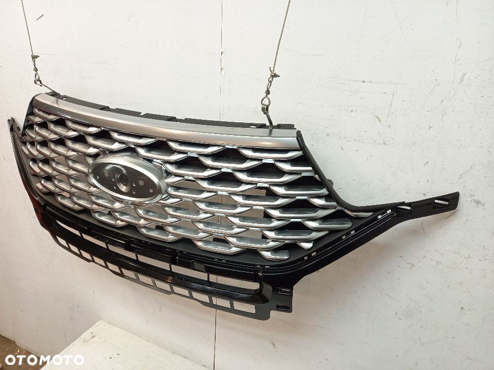 Ford Explorer VI 4 PHEV grill atrapa Platinum ST-Line - 6