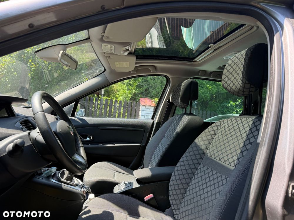 Renault Grand Scenic - 18