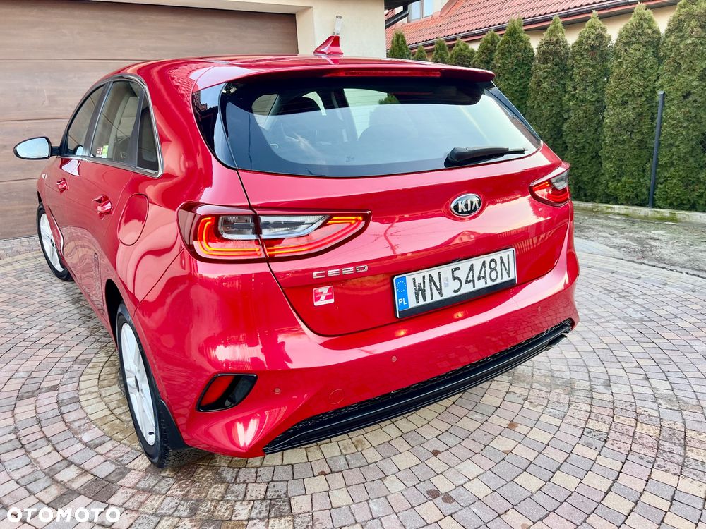 Kia Ceed 1.6 CRDi SCR M - 23