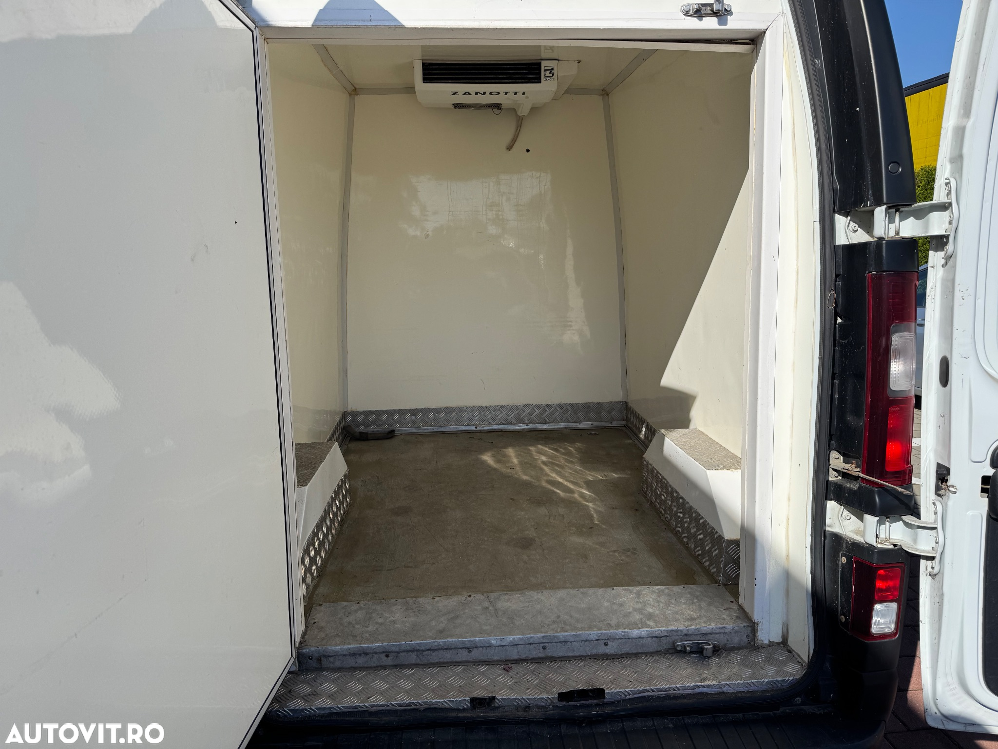 Renault Trafic - 11