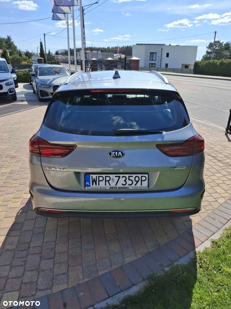 Kia Ceed 1.6 CRDi mHEV M - 6
