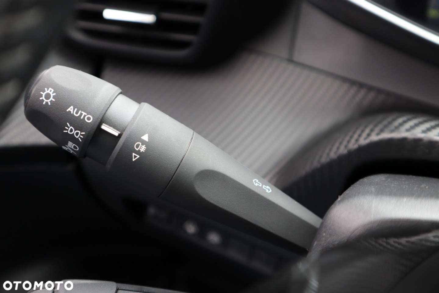 Peugeot 2008 Elektro Allure - 21